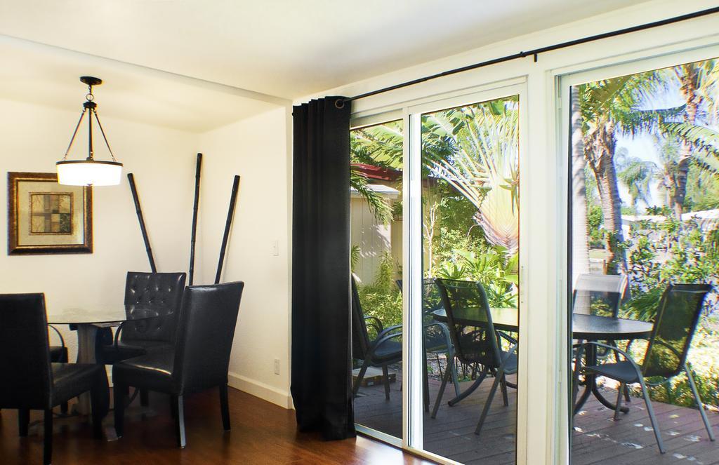 The Cabanas Guesthouse & Spa - Gay Resort Catering To Gay Men Oakland Park Exterior photo