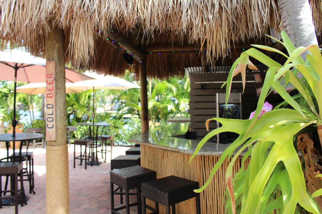 The Cabanas Guesthouse & Spa - Gay Resort Catering To Gay Men Oakland Park Exterior photo
